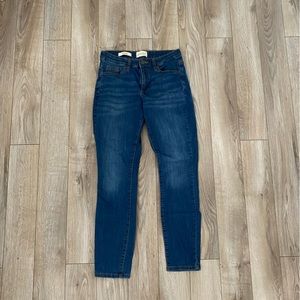 Universal Thread Mid Rise Skinny Jeans